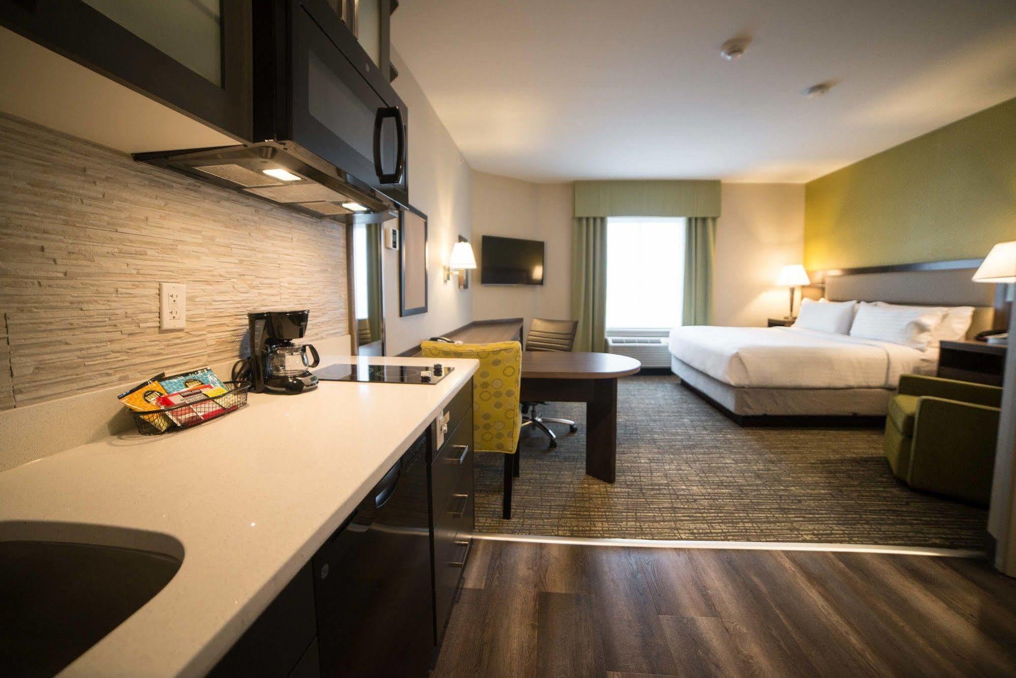 Candlewood Suites West Edmonton - Mall Area By Ihg Экстерьер фото